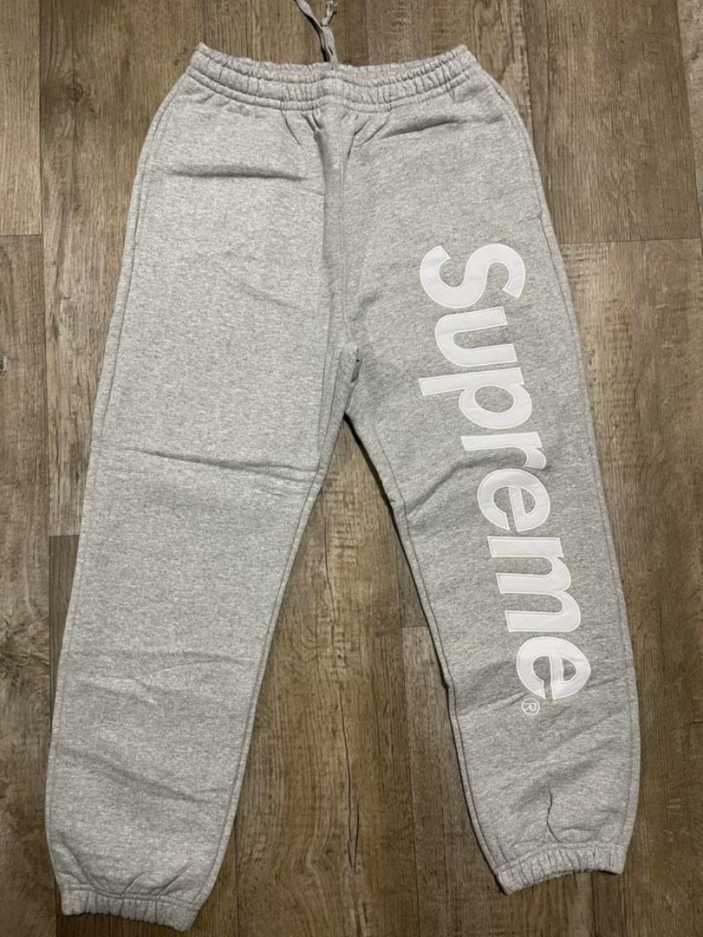 Supreme Grey Sweatpants size Medium